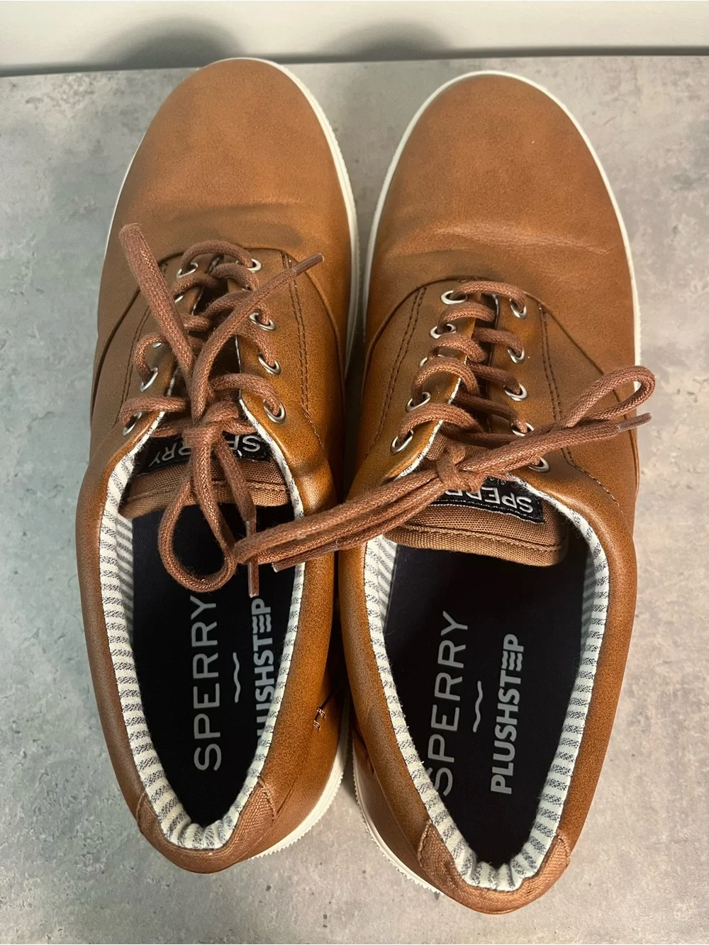Sperry men’s halyard